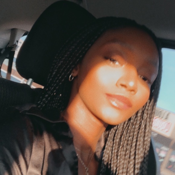 Meet your Posher, Kaela - Picture 1 of 1